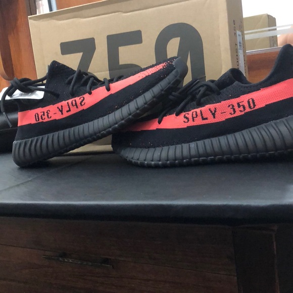 yeezy red stripe box